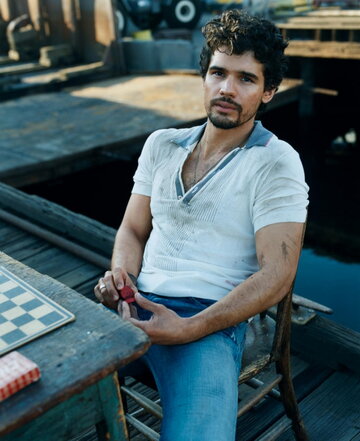 Steven Strait
