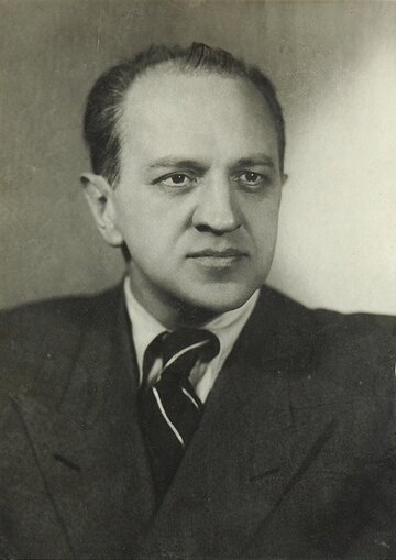 Михаил Астангов