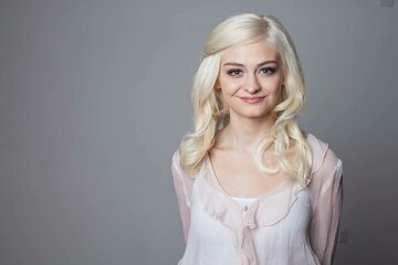 Анна Шилдс