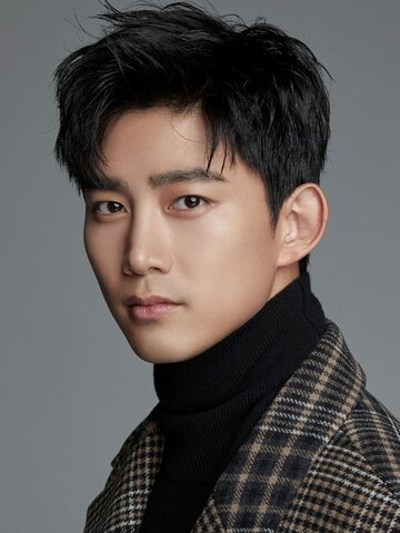 Taecyeon